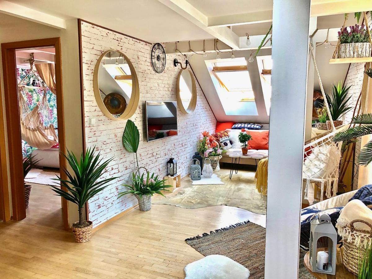 Duplex With Quite Terrace On Wenceslas Sq. Appartamento