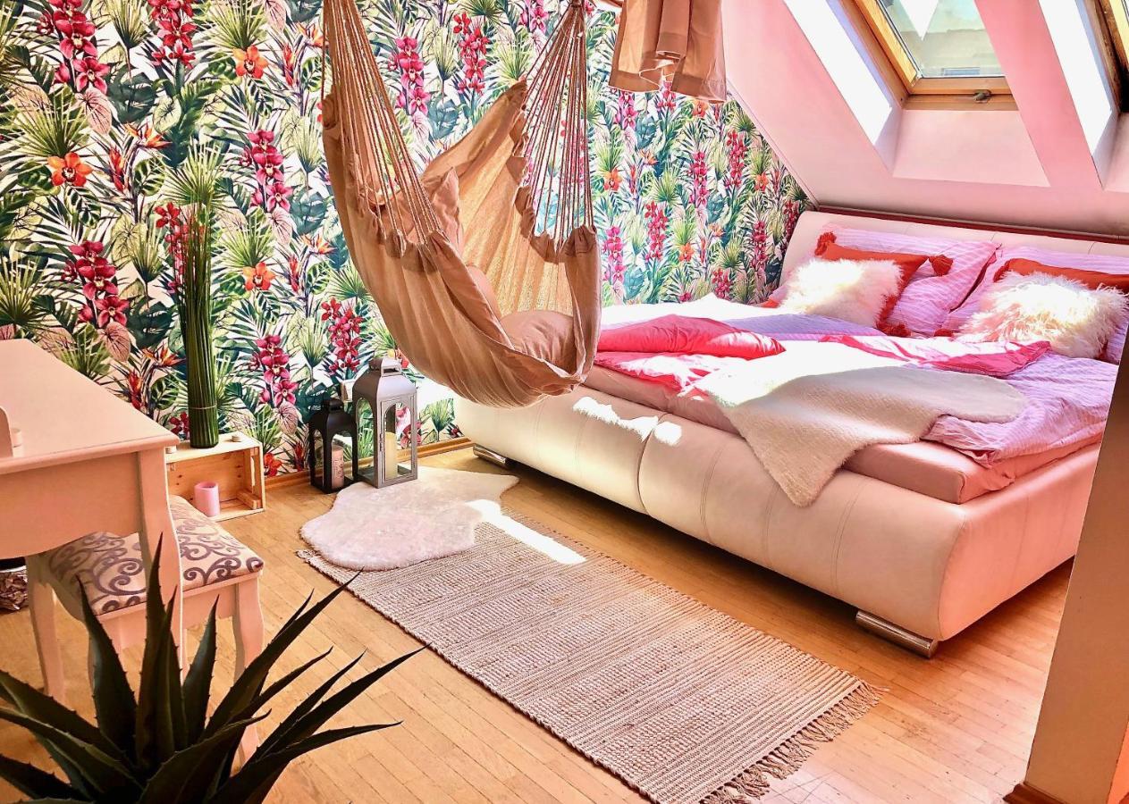 Duplex With Quite Terrace On Wenceslas Sq. Praag